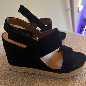 Black Wedges